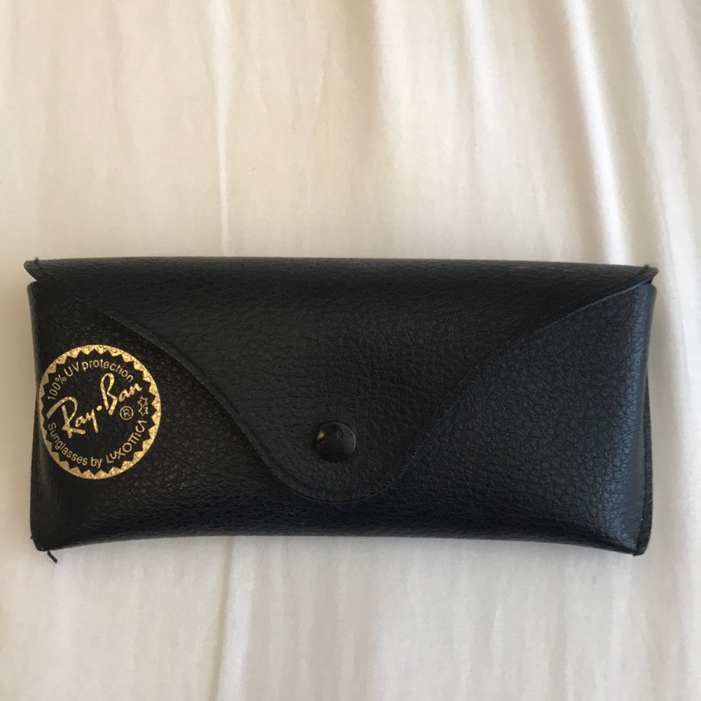 Clubmaster ray bans!